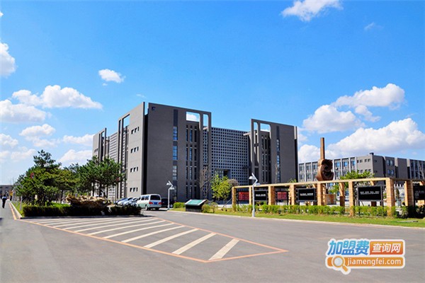 世伟应用工程技术学校加盟