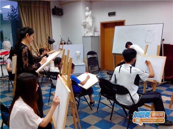 红月美术加盟费