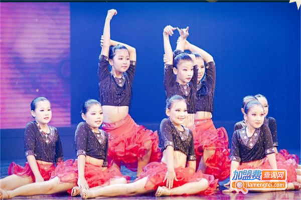 诗雨舞蹈学校加盟费