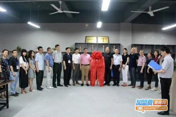 彩色圆点艺术教育加盟门店