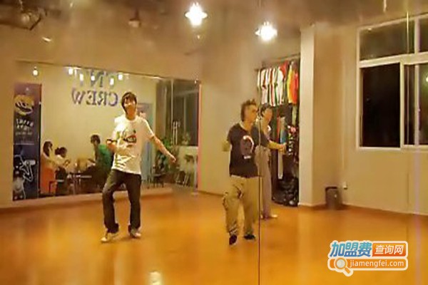 ACE街舞培训中心加盟费