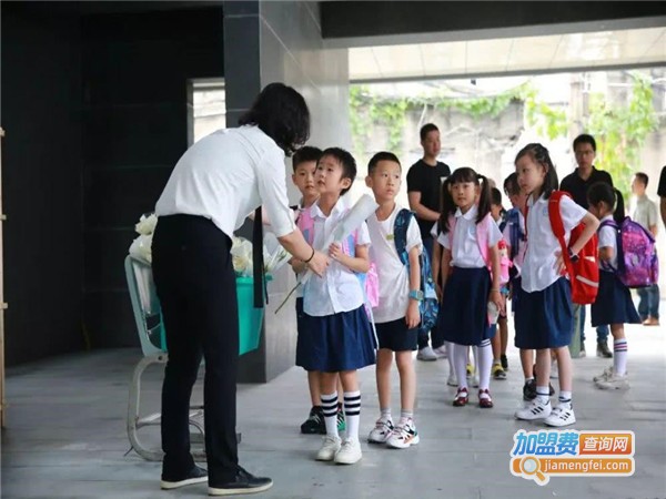 华伦教育加盟门店