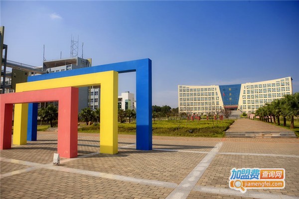 世伟应用工程技术学校加盟费