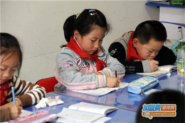 艾斯教育加盟费