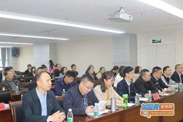 昂扬教育加盟费