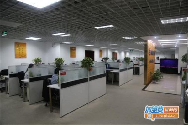 巨能教育加盟费