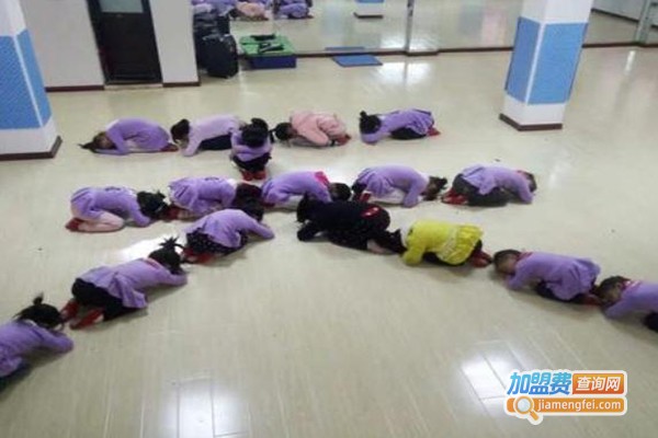 天天艺校加盟费