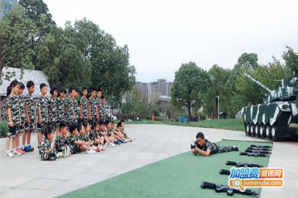雄鹰童子军训练营