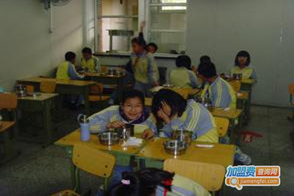 乐乐小饭桌加盟费