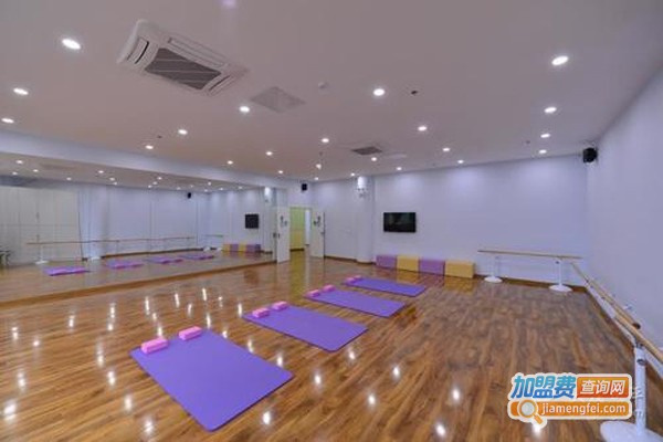 太阳花艺术培训中心加盟费