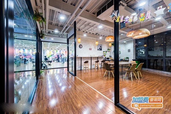 速成教育加盟费