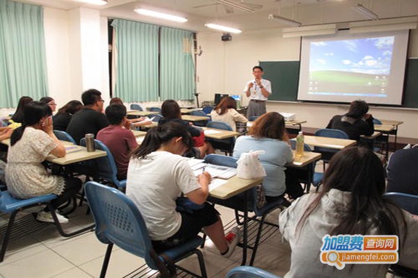 东方辅导中心加盟费