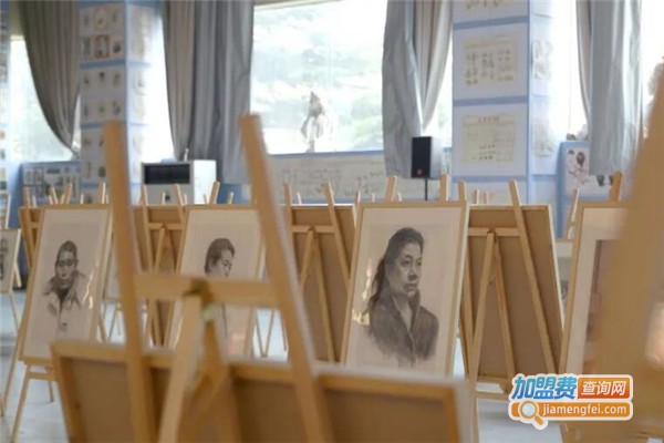 零晨画室加盟费