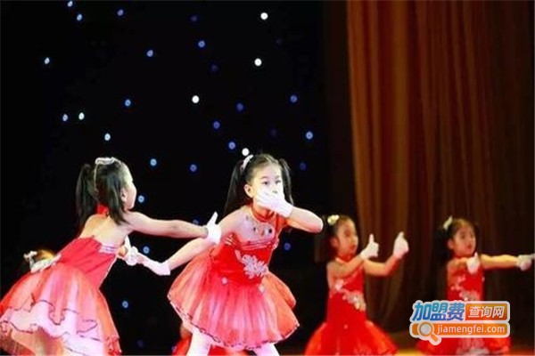 舞动奇迹舞蹈培训中心加盟费