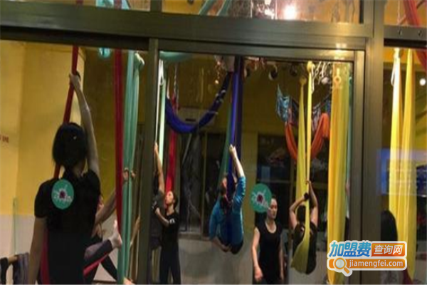 V舞舞蹈培训中心加盟费