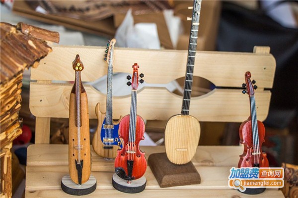 百灵琴行加盟费