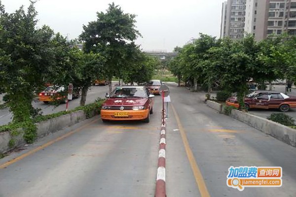 四角围驾校加盟费