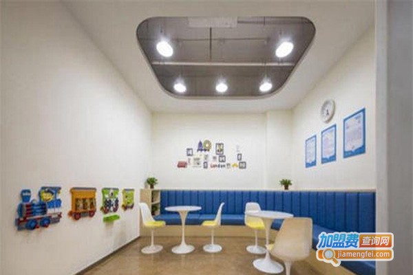 哈喽宝贝早教中心加盟