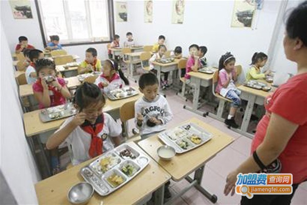 乐乐小饭桌加盟费