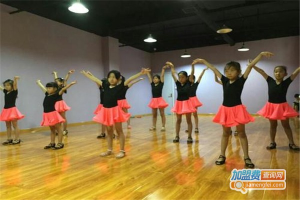 小舞星艺术培训中心加盟费