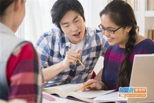 环球天下教育加盟费