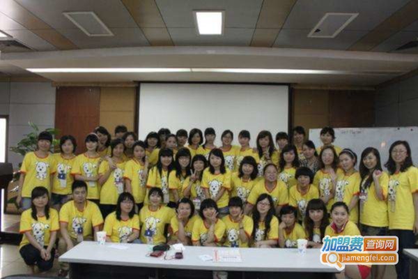 阳光飞扬教育加盟费