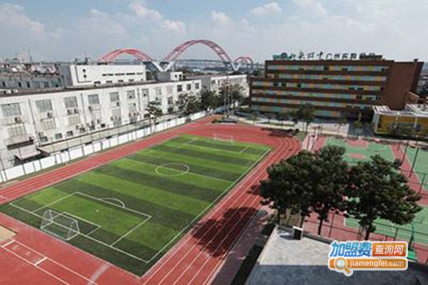 为明国际学校加盟门店