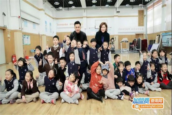 白灵美育加盟费