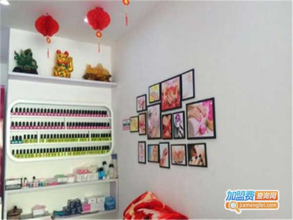 初见美头饰盘发美甲加盟费