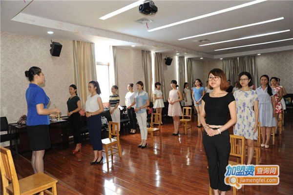 走遍天下培训学校加盟费