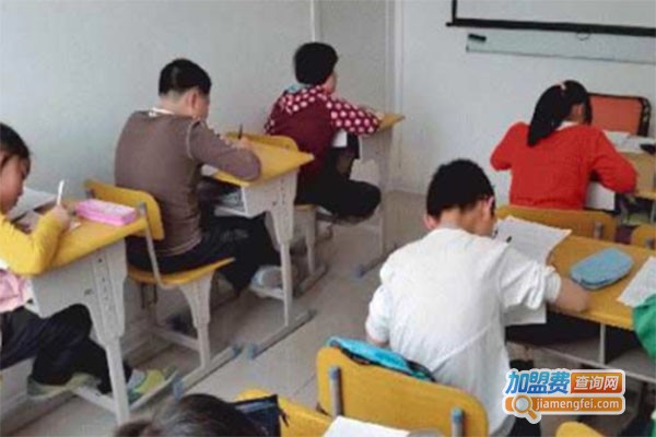 【兴语传文作文培训加盟】开店加盟兴语传文作文培训，努力赚钱过好日子！