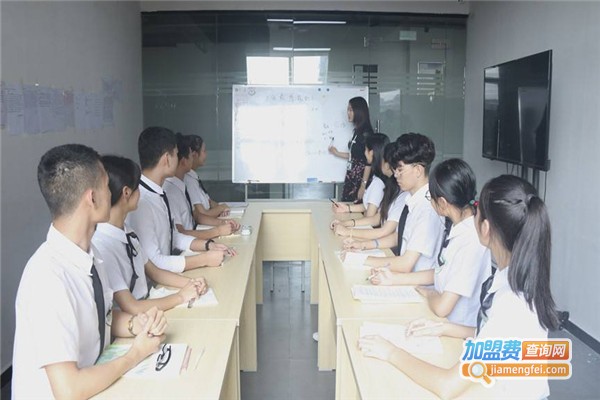 舜日文化培训学校加盟费