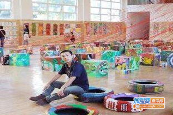 缤纷鸟儿童创意美术加盟费