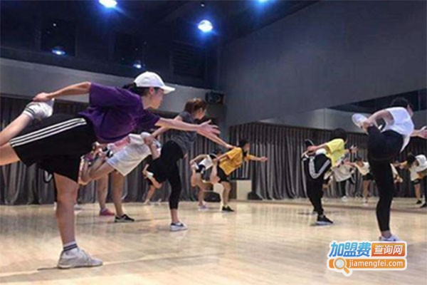 刊鹏舞蹈加盟费