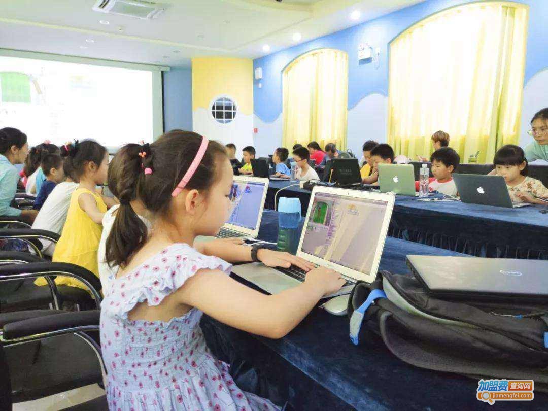 哇宝儿童编程加盟费