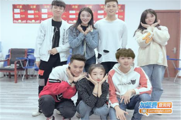 中艺艺考加盟费