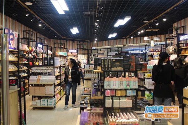 尼米优选休闲百货加盟门店