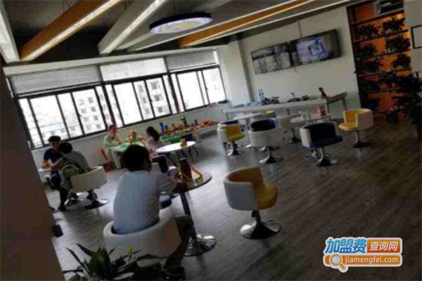 哈喽小马少儿编程加盟费