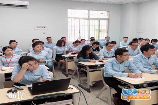 卓越英语加盟费