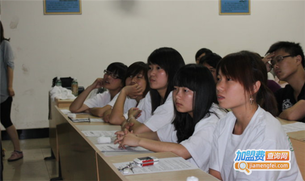 弘博教育加盟费