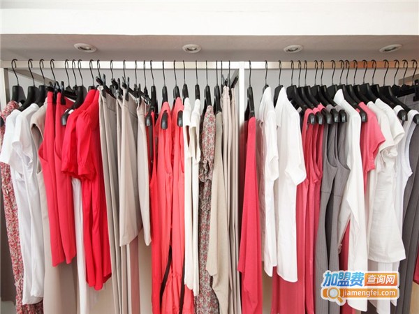 艾贝服饰加盟门店