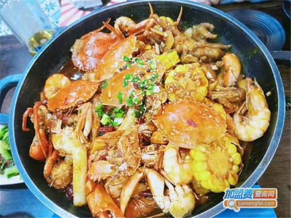 【蟹老板肉蟹煲加盟】开蟹老板肉蟹煲真的能赚到很多钱！