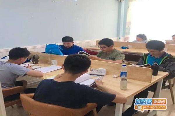 卓越英语加盟费