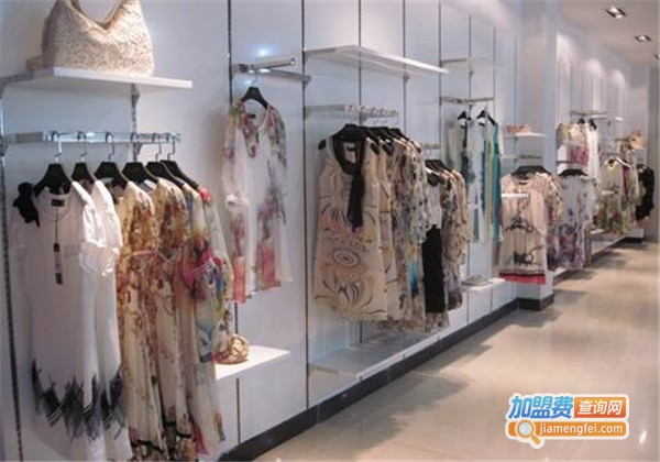 红柏特女装加盟费