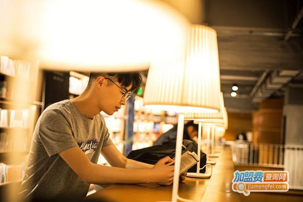 杉杉摩顿男装加盟费