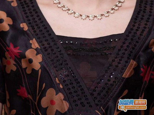 阳光珠绣女装加盟费