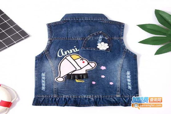 缔造100童装加盟门店