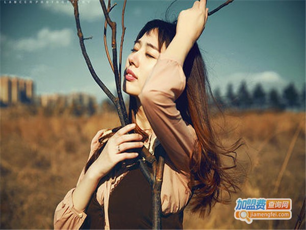 阳光丝路女装加盟门店