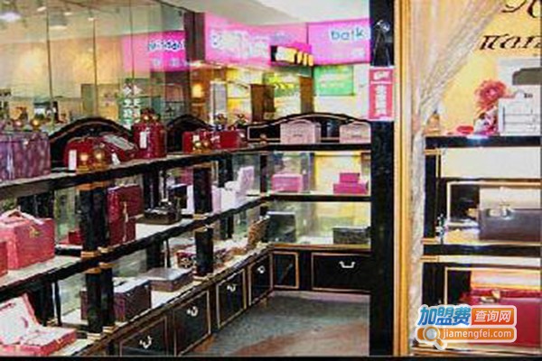 蔓陀妮箱包加盟门店