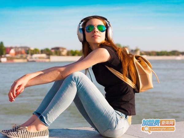 莎艾伦休闲装加盟费